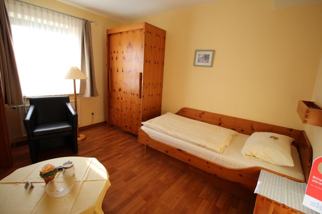 Utersum Hotel Garni Zur Post מראה חיצוני תמונה