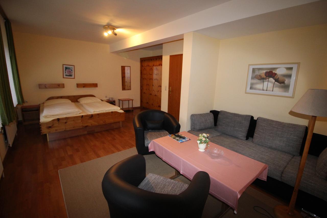 Utersum Hotel Garni Zur Post מראה חיצוני תמונה